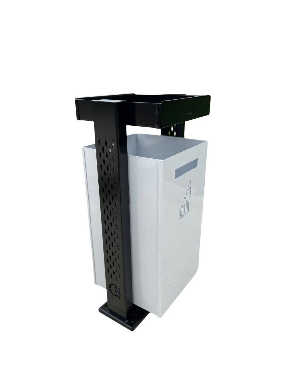 Металлическая урна уличная